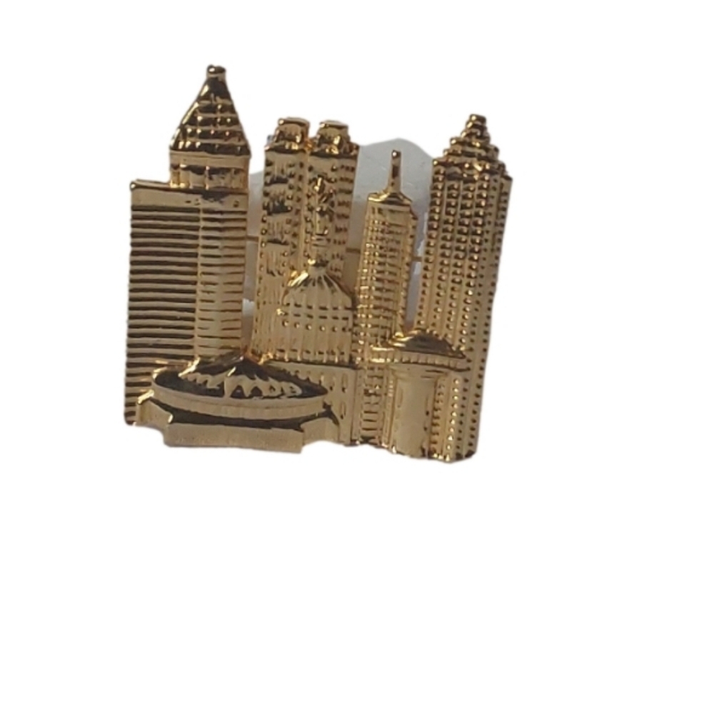 SKY‎ SKRAPER GOLD PIN BROOCH
